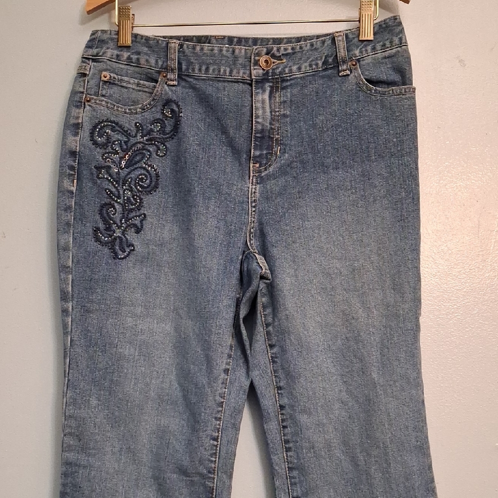 Style & Co. Size 10 Petite Women's Boot-cut Blue Denim Jeans with Embroidery.